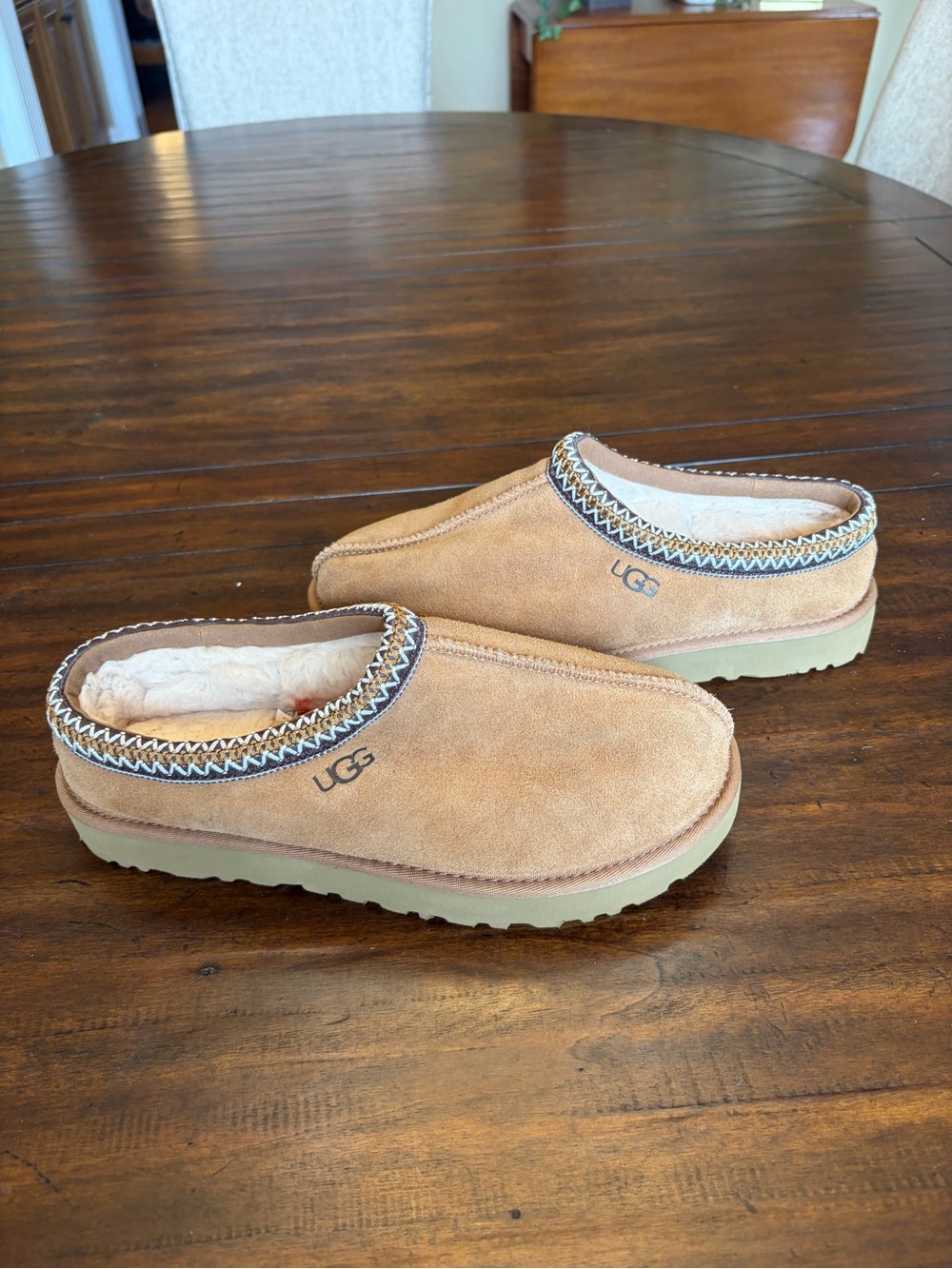 UGG  Tan Clogs Woman US 11 ACs